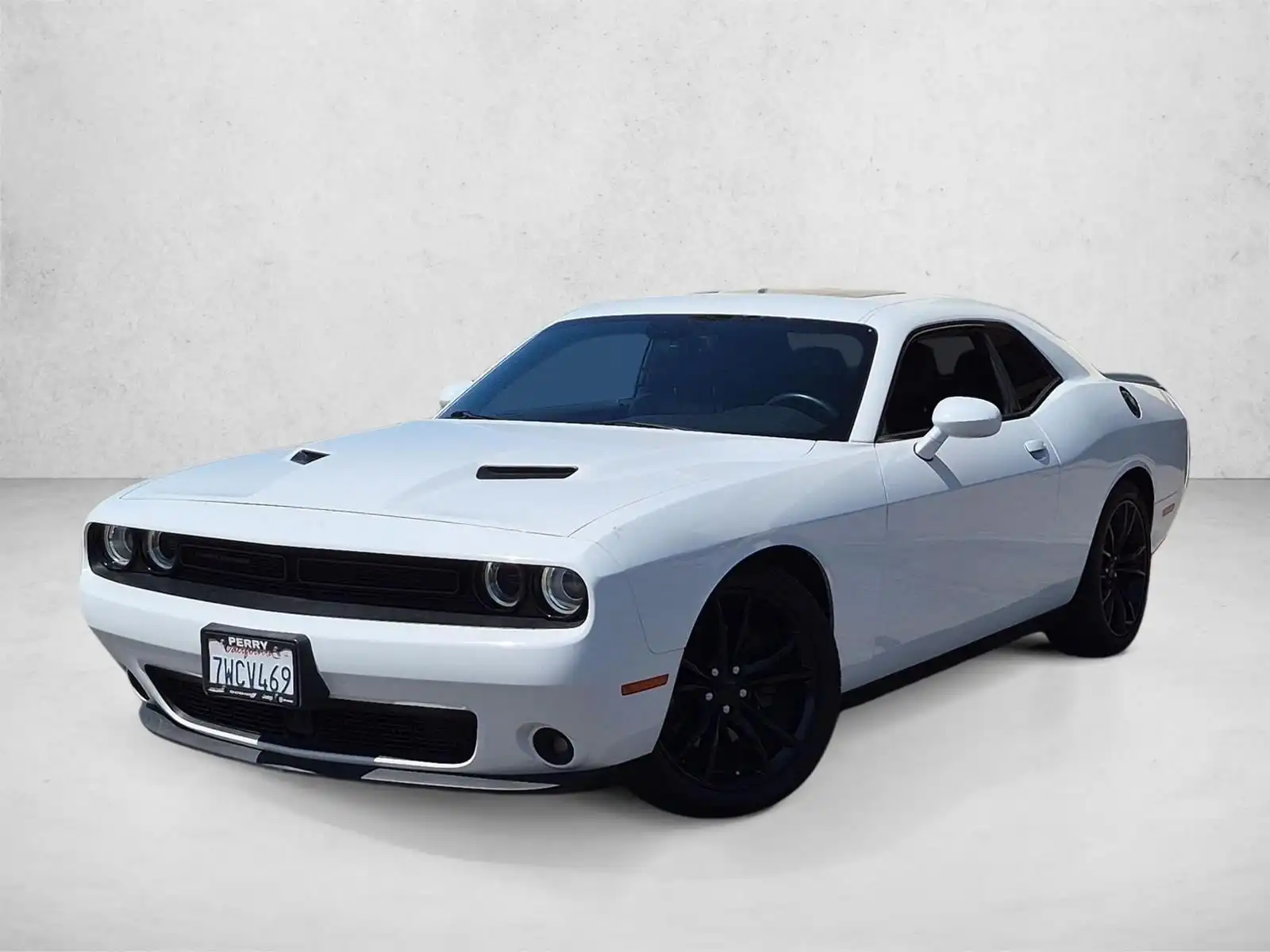 2016 Dodge Challenger SXT Plus's photo
