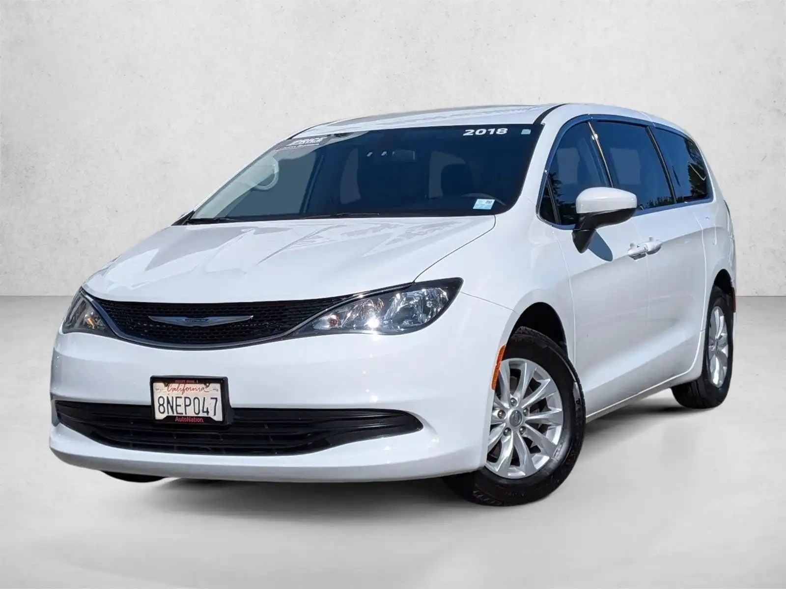 2018 Chrysler Pacifica LX's photo