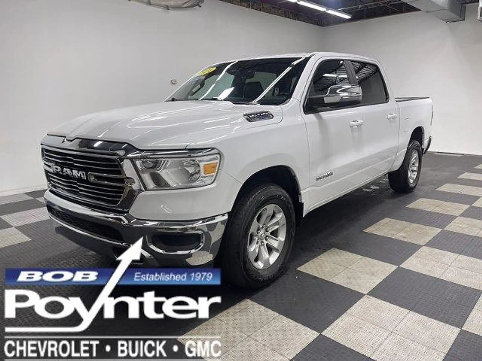 2024 RAM 1500 Laramie 4WD Crew Cab 5'7 photo 1