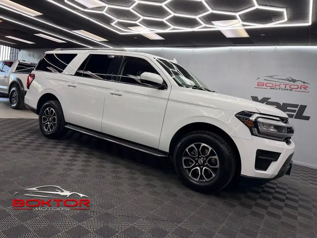 2023 Ford Expedition XLT MAX's photo