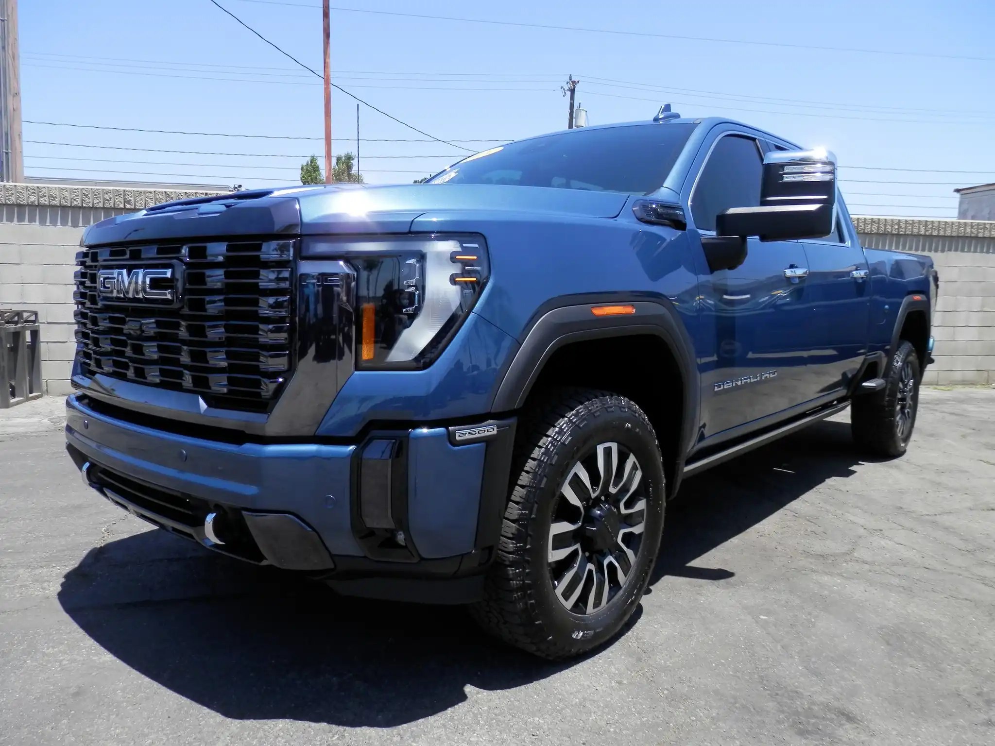 2024 GMC Sierra Denali Ultimate 4WD Crew Cab Long Box's photo
