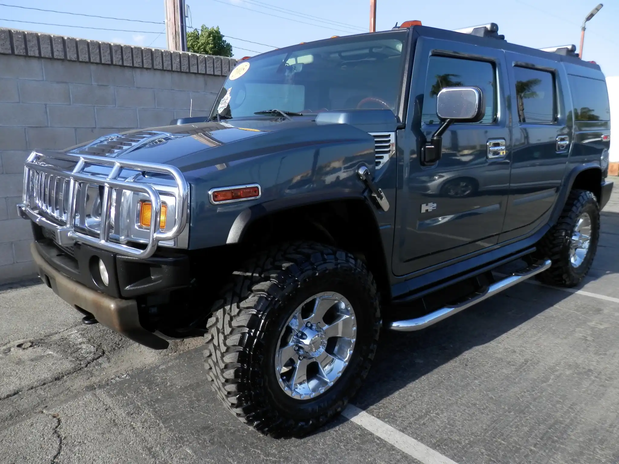 2005 Hummer H2 SUV's photo