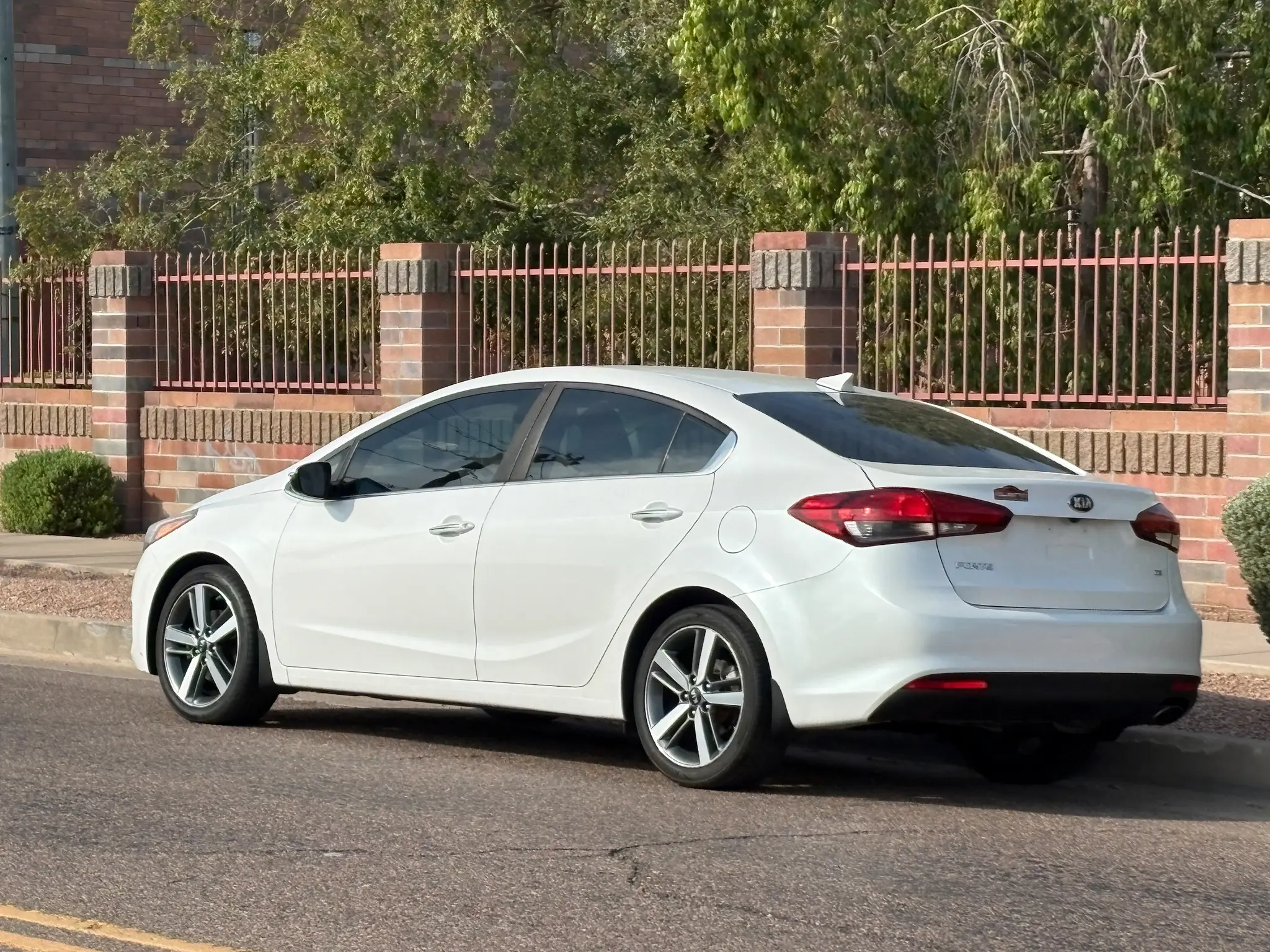 2017 Kia Forte EX Auto photo 4