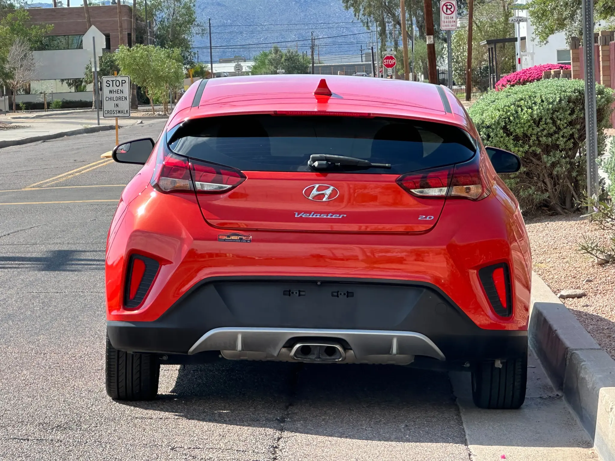 2020 Hyundai Veloster 2.0 Hatchback photo 5