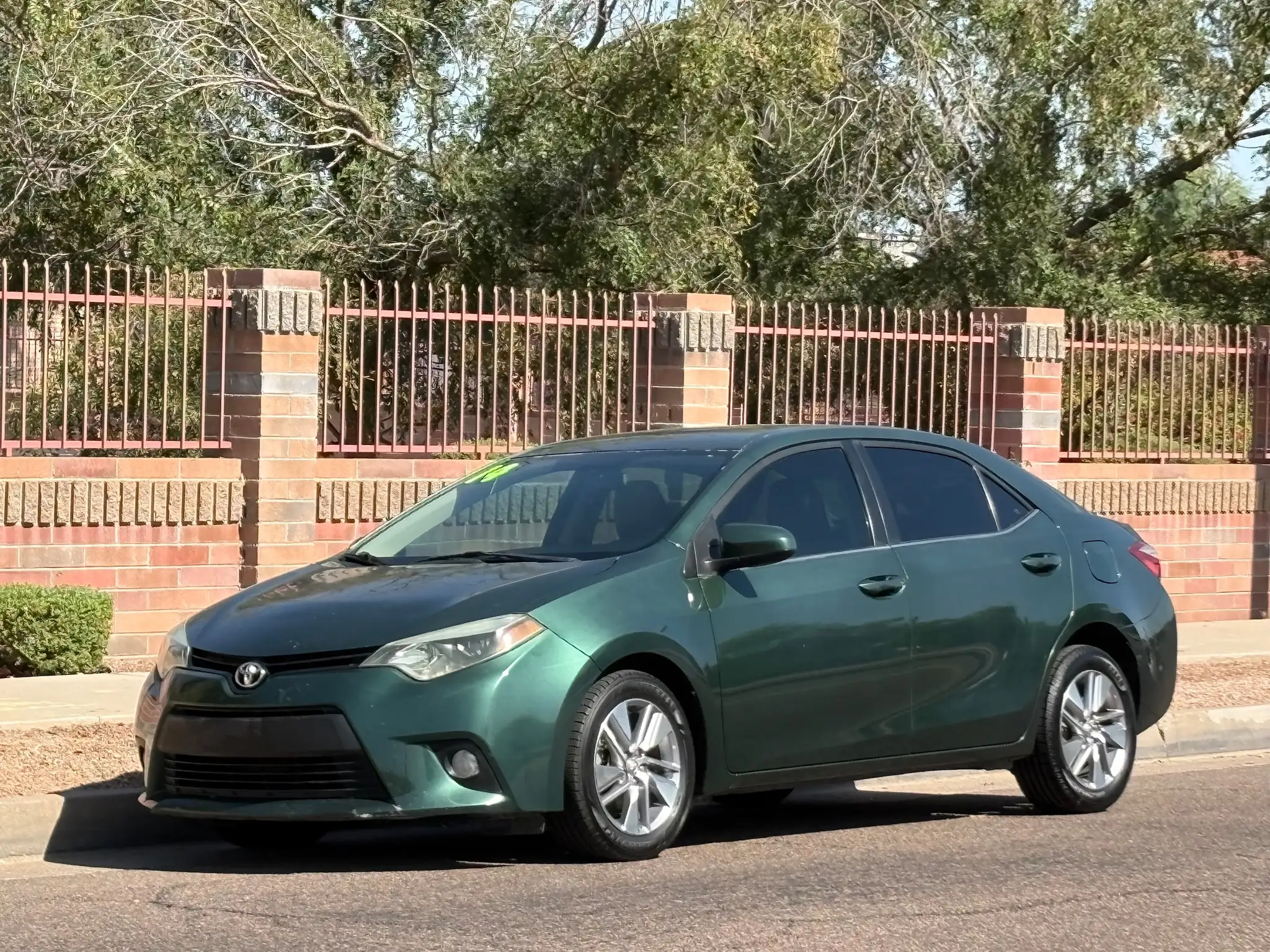 2014 Toyota Corolla LE Eco Plus AT photo 1