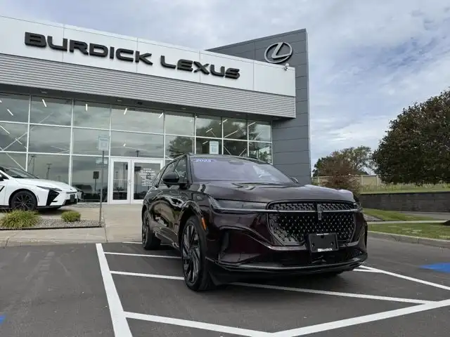 2025 Lincoln Nautilus Reserve AWD's photo