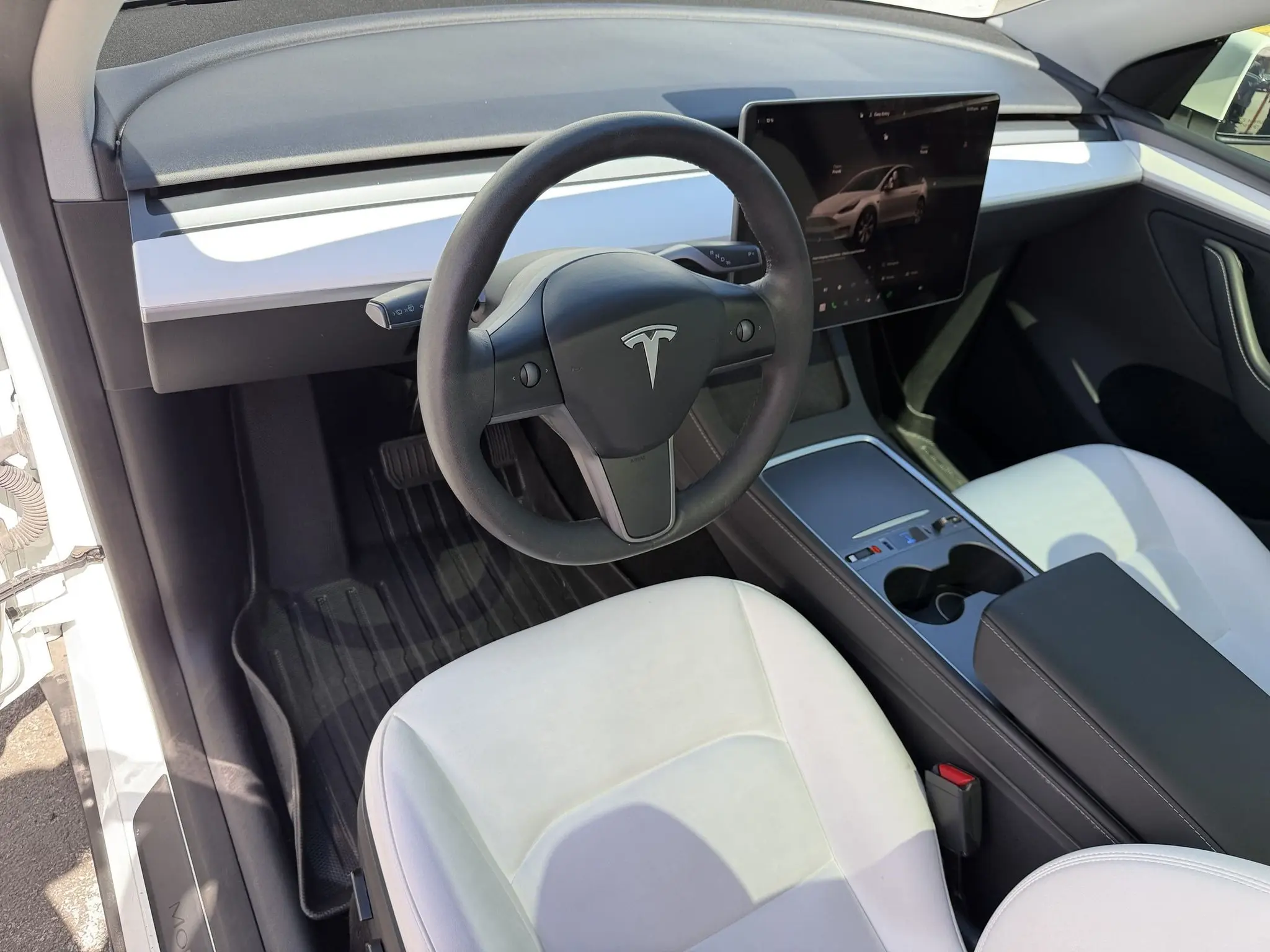 2023 Tesla Model Y Long Range Dual Motor AWD photo 3