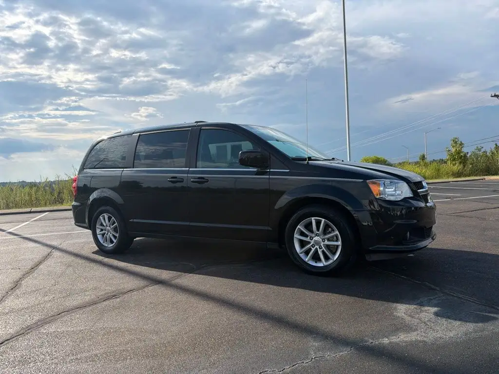 2018 Dodge Grand Caravan SXT photo 1