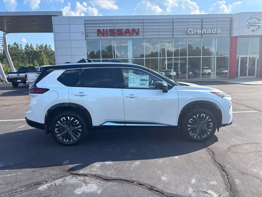 2026 Nissan Rogue Platinum AWD's photo