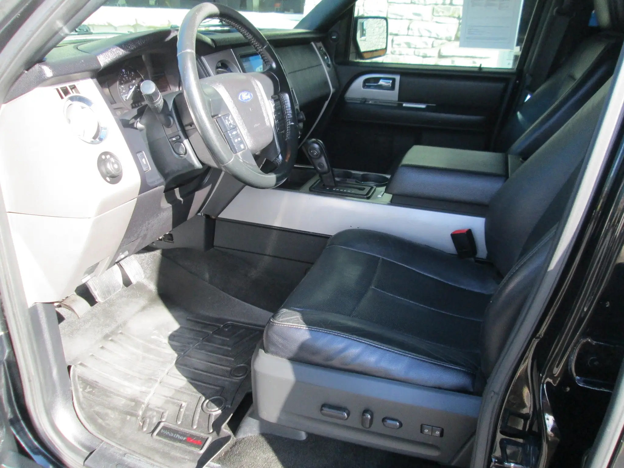 2017 Ford Expedition XLT EL photo 4