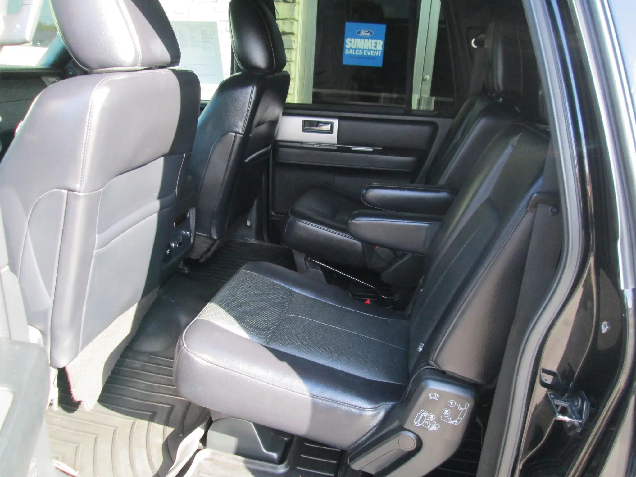 2017 Ford Expedition XLT EL photo 5