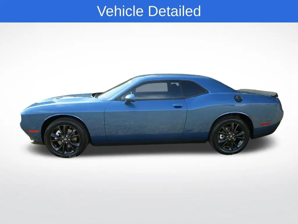 2023 Dodge Challenger SXT AWD Auto photo 3