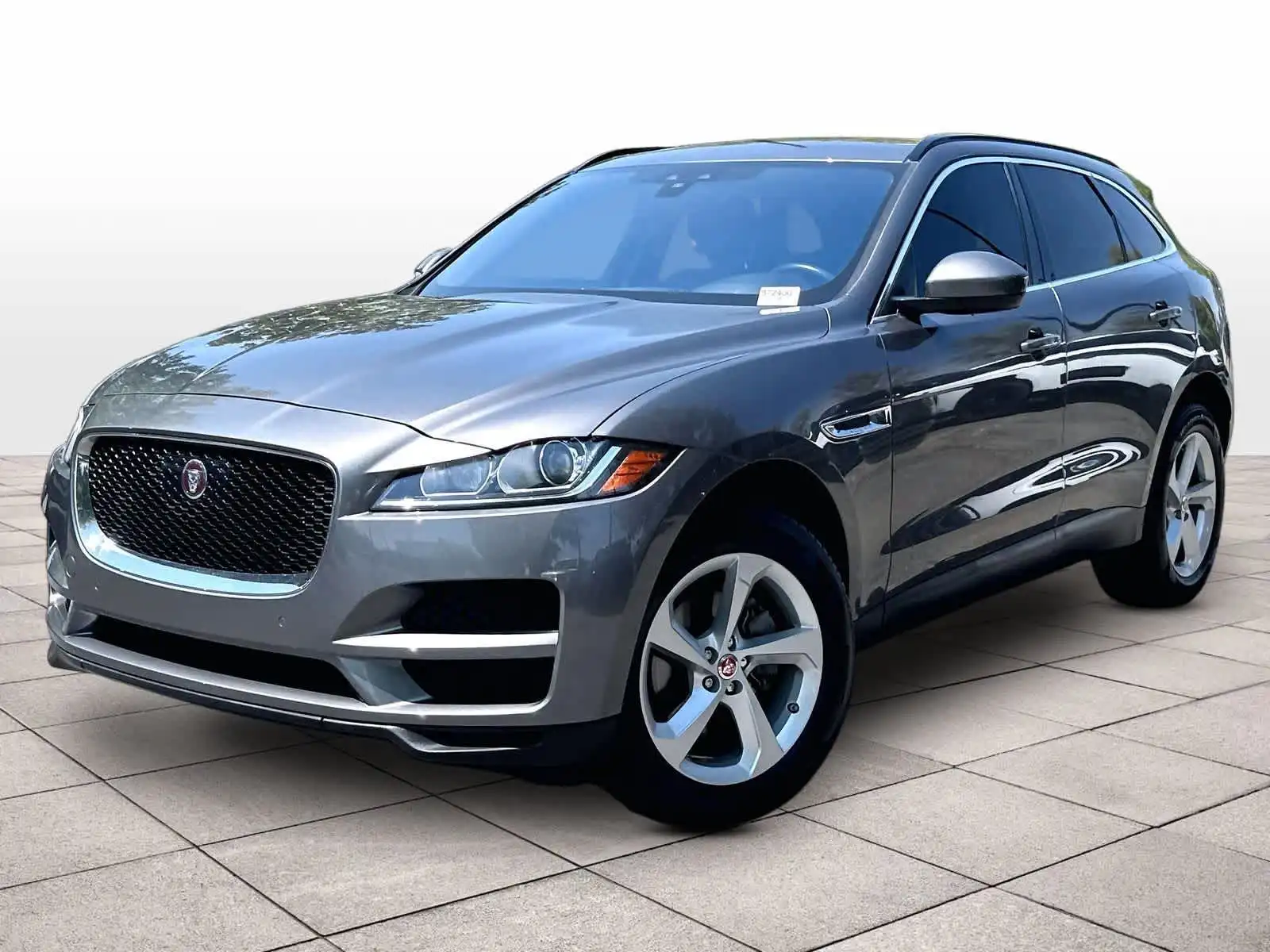 2019 Jaguar F-PACE 25t Premium AWD's photo