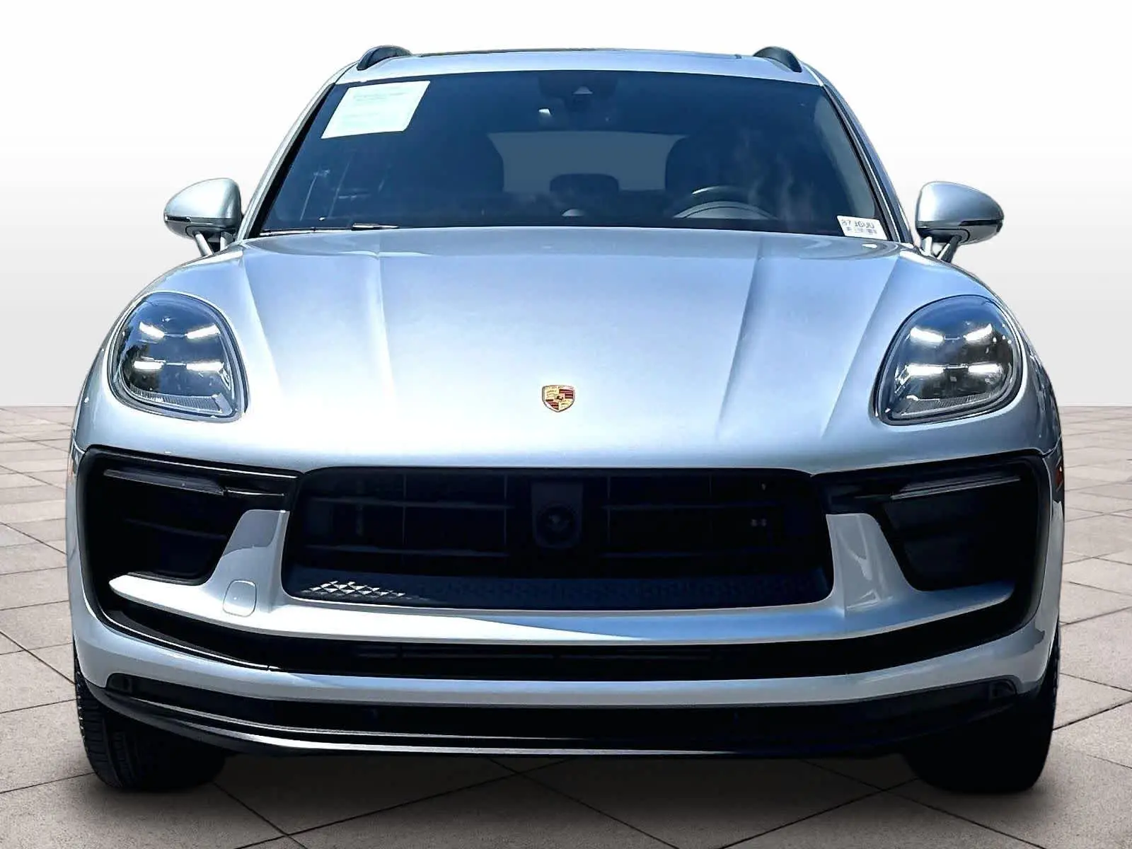 2023 Porsche Macan Base photo 3