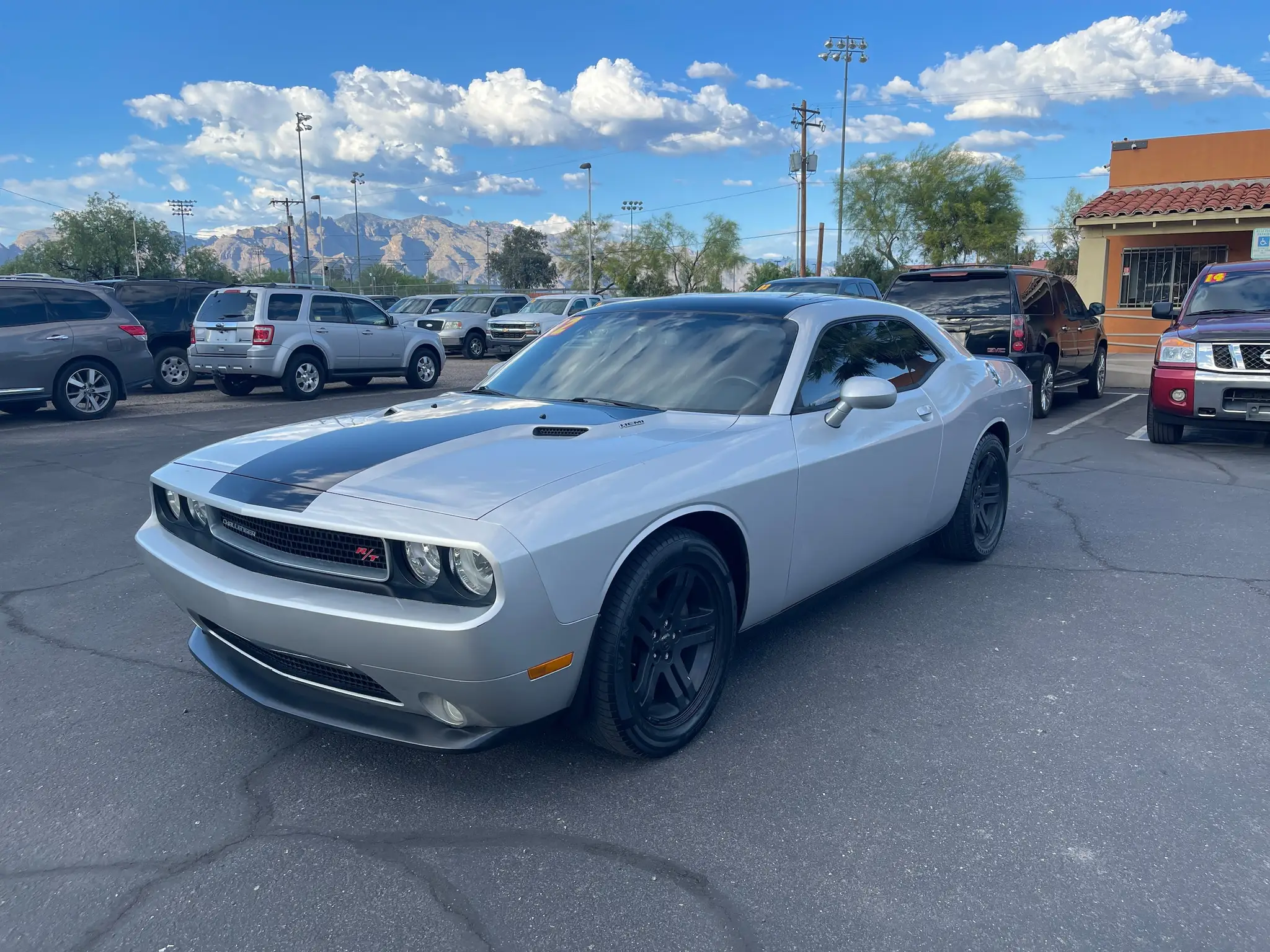 2012 Dodge Challenger R/T photo 1