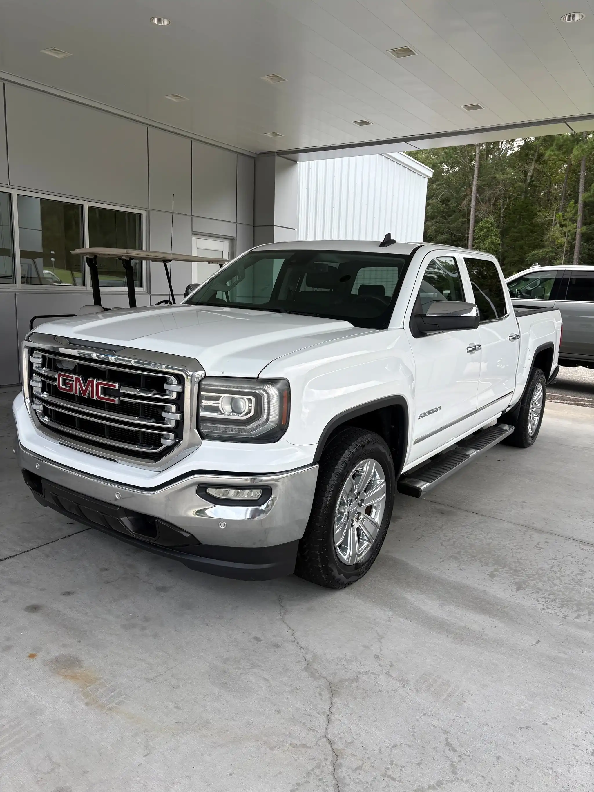 2016 GMC Sierra SLT 2WD Crew Cab Short Box's photo
