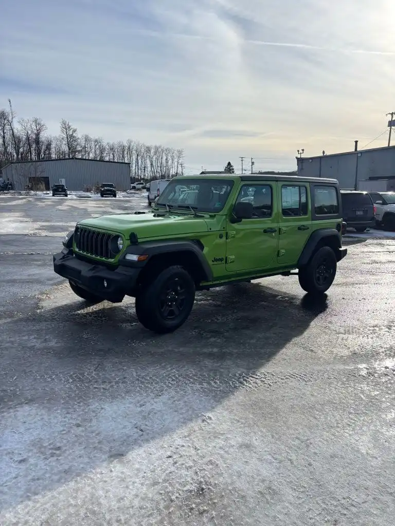 2025 Jeep Wrangler Sport's photo