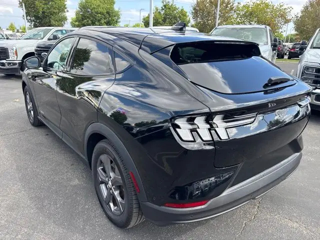 2023 Ford Mustang-Mach-e Select photo 3