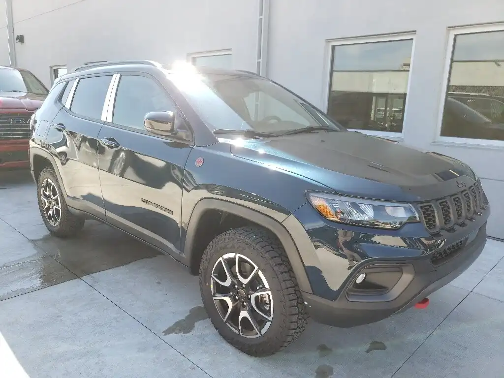 2026 Jeep Compass Trailhawk 4WD's photo