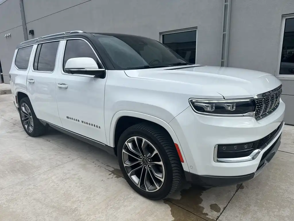 2022 Jeep Grand Wagoneer Series III 4WD's photo