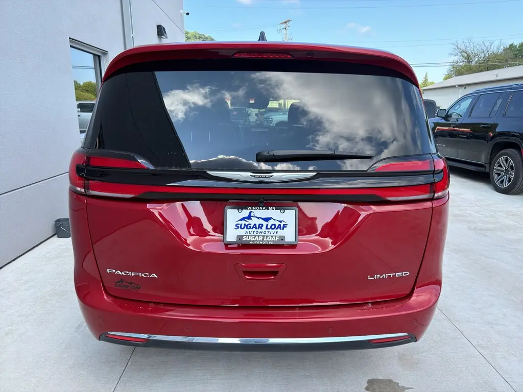 2026 Chrysler Pacifica Limited photo 5
