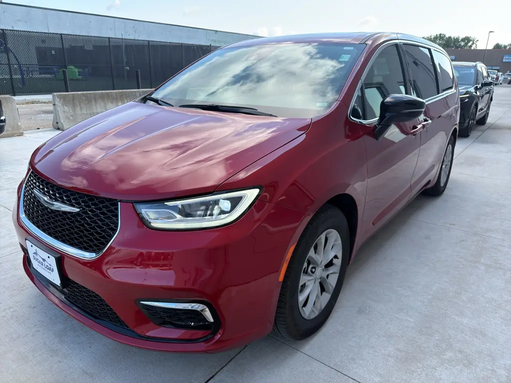2026 Chrysler Pacifica Limited photo 3