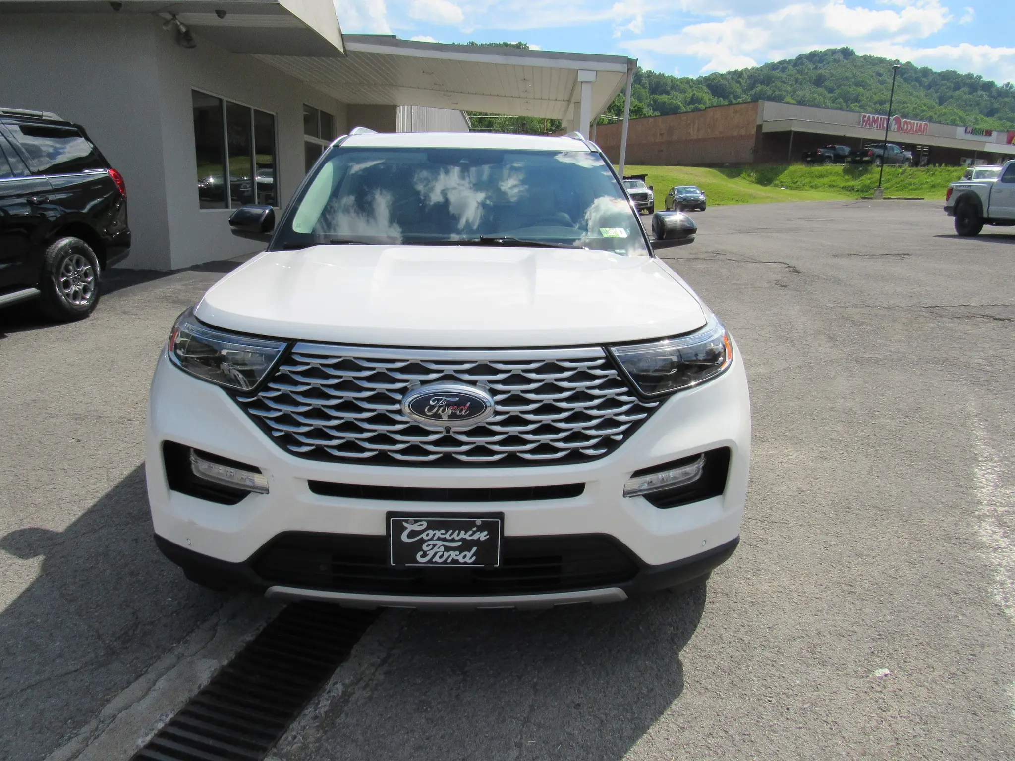 2020 Ford Explorer Platinum 4WD photo 3