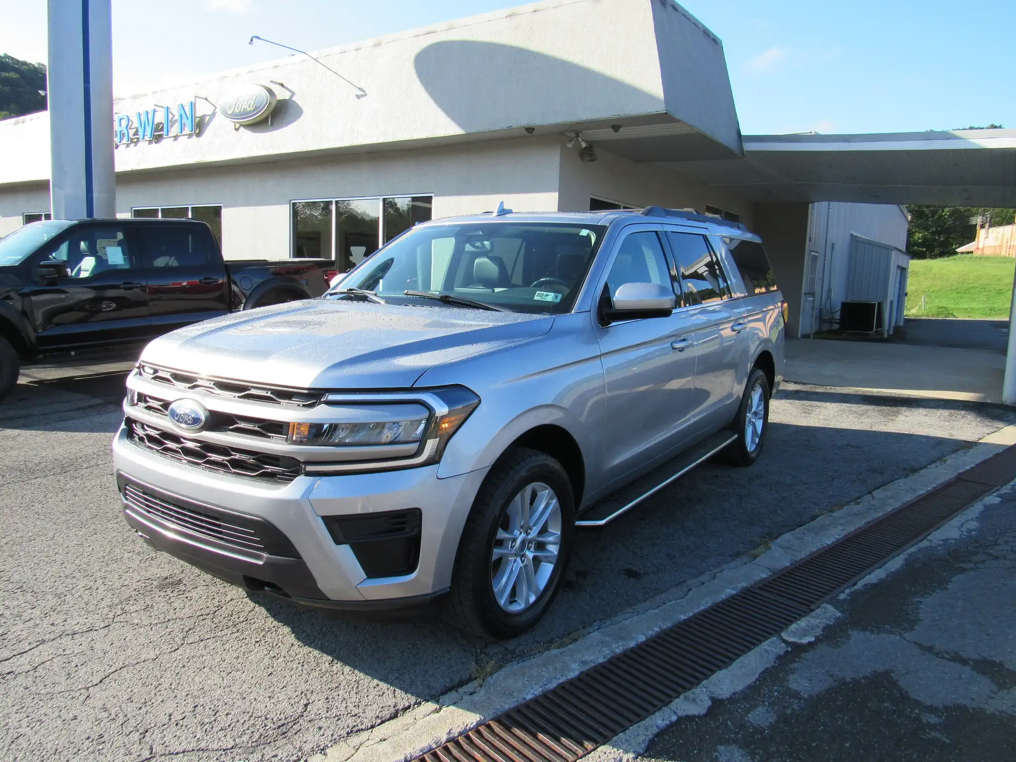 2022 Ford Expedition XLT 4WD MAX's photo