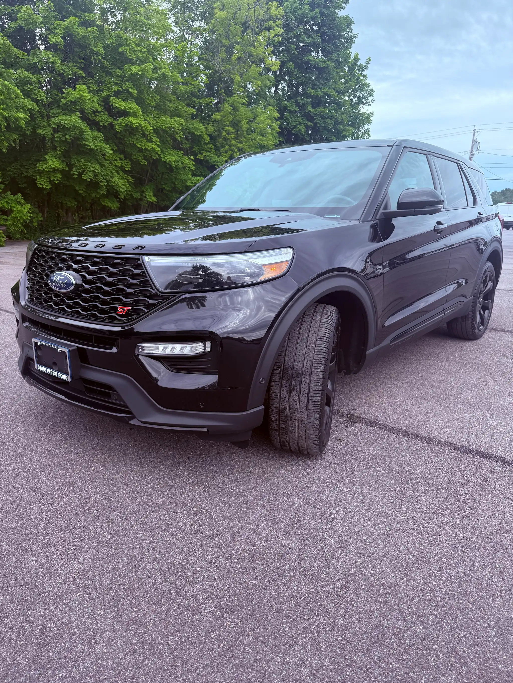 2022 Ford Explorer ST 4WD's photo