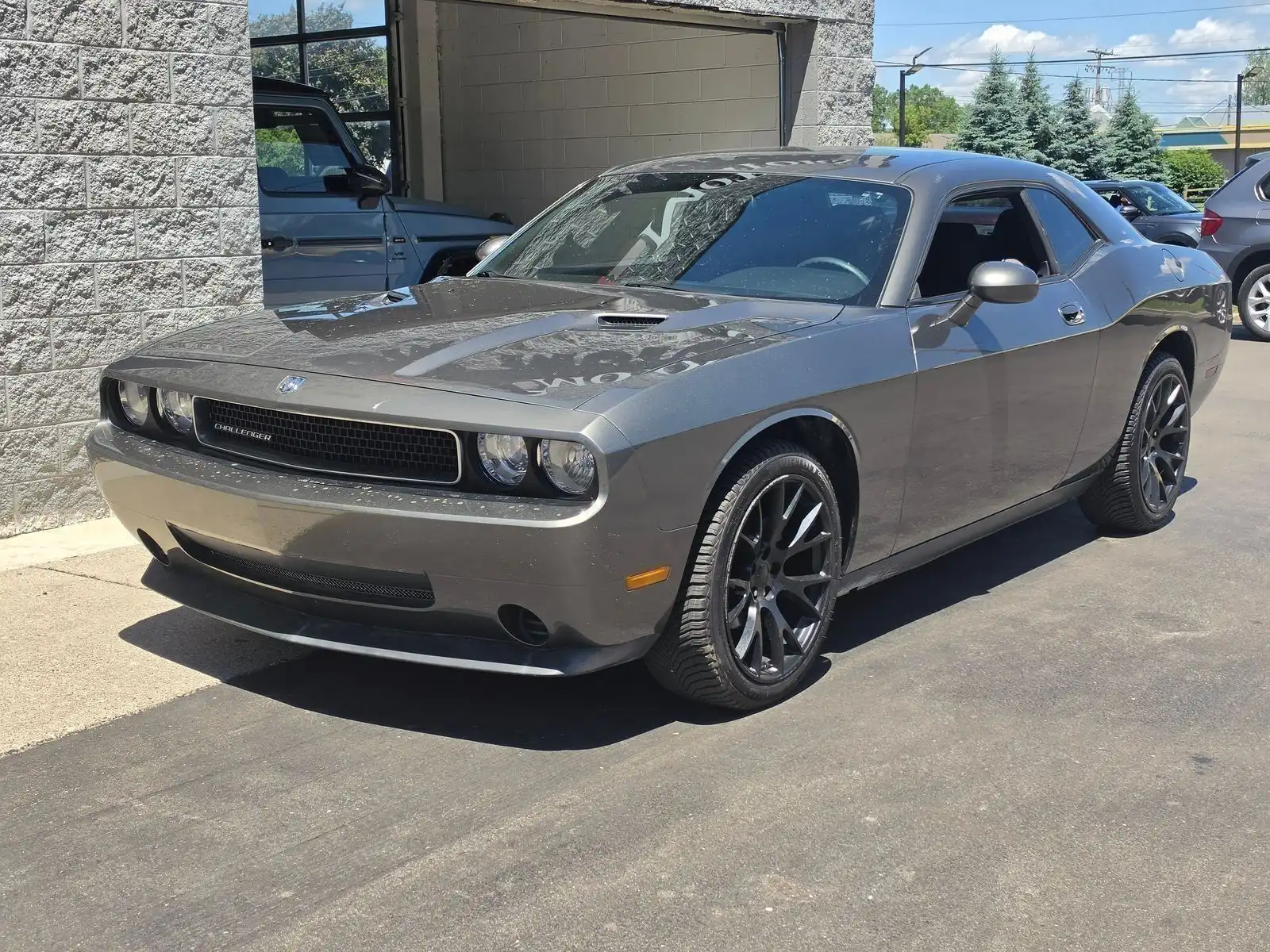 2009 Dodge Challenger SE's photo