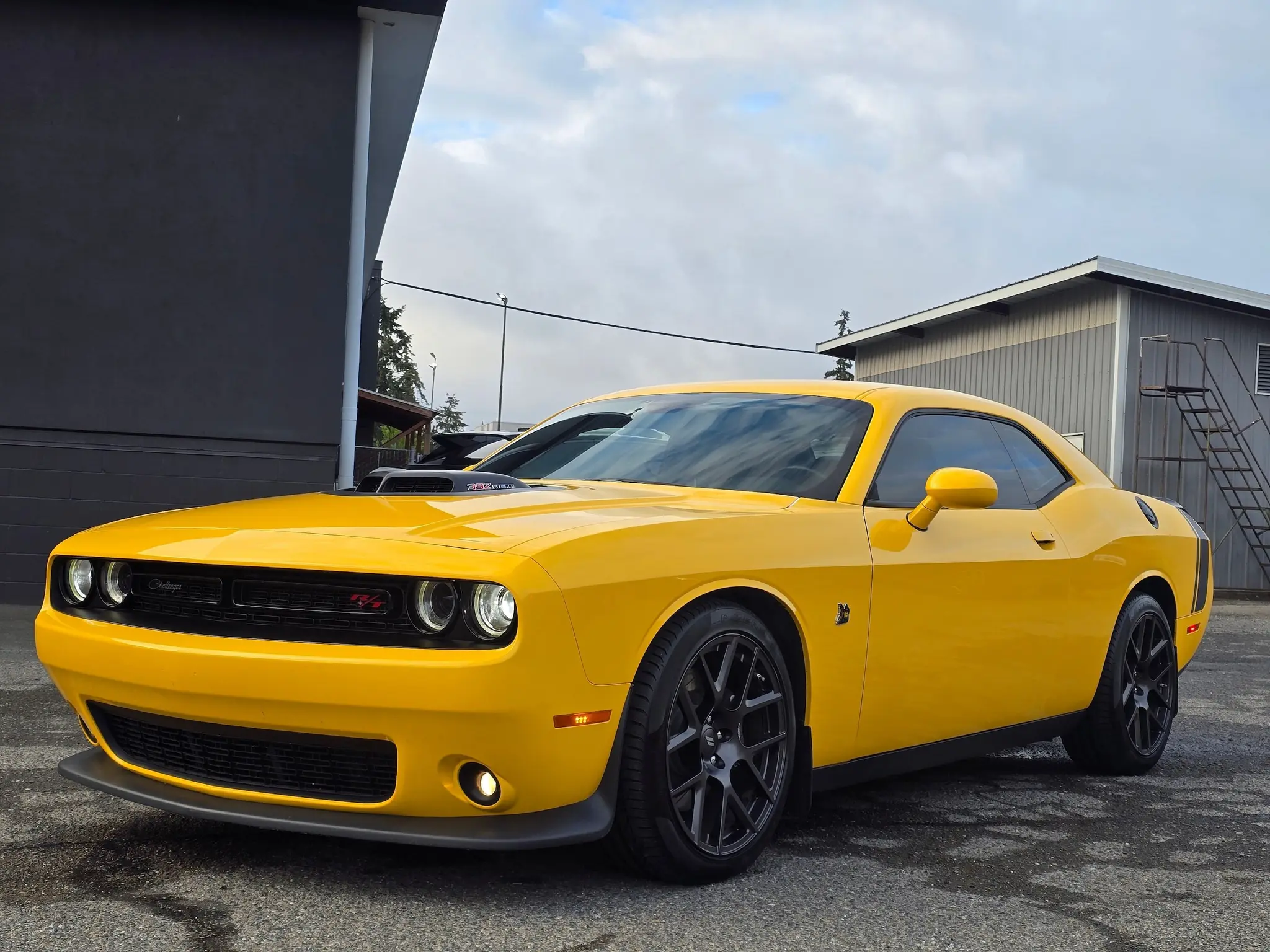 2017 Dodge Challenger Scat Pack Shaker 392 photo 4