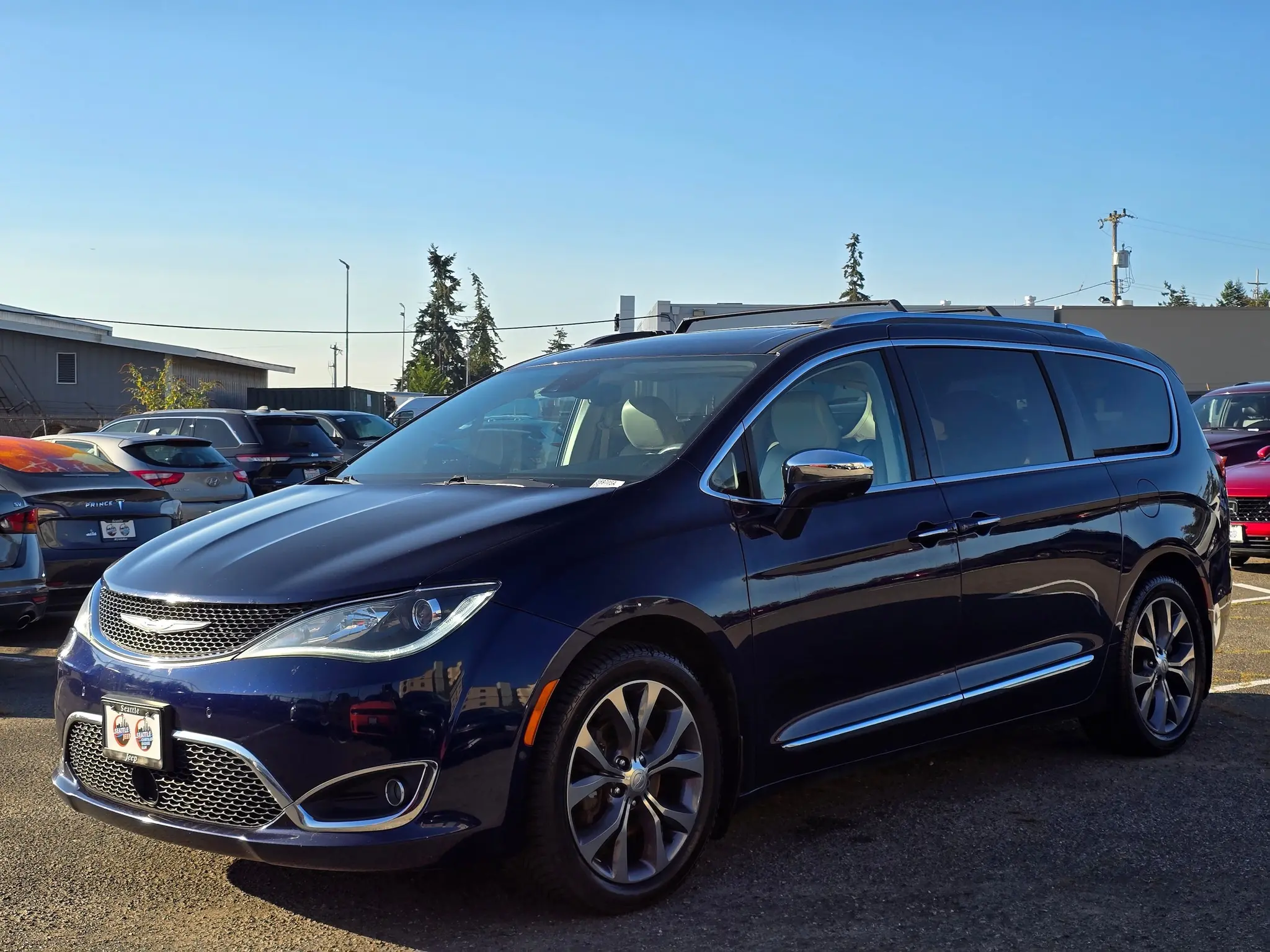 2017 Chrysler Pacifica Limited photo 4