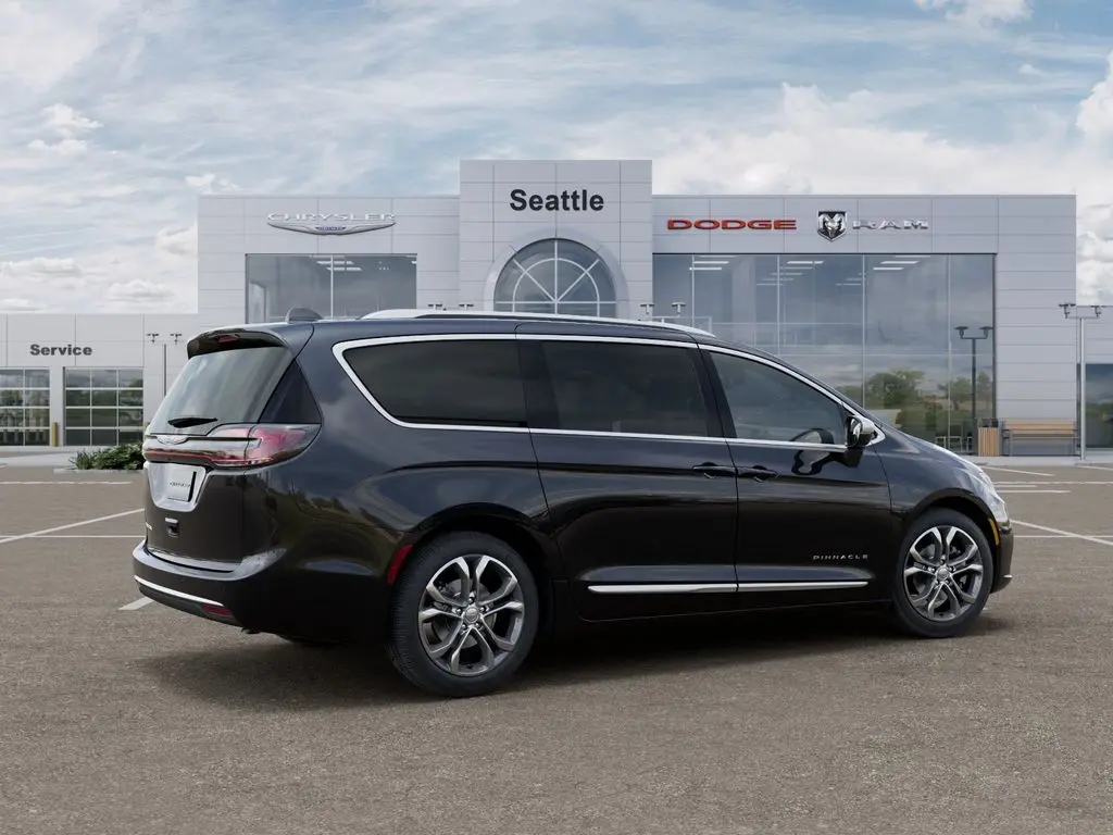 2026 Chrysler Pacifica Pinnacle photo 5