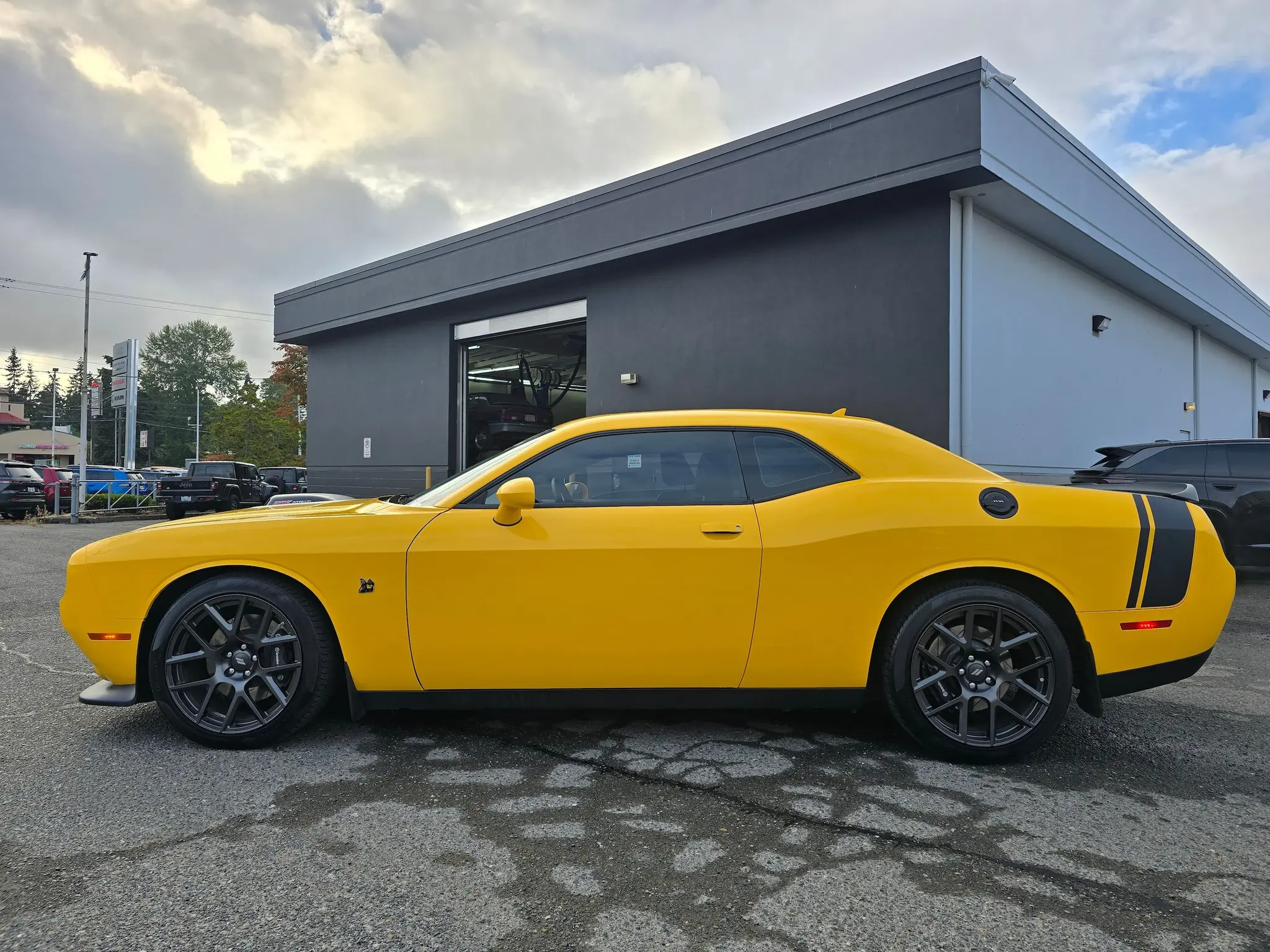 2017 Dodge Challenger Scat Pack Shaker 392 photo 5