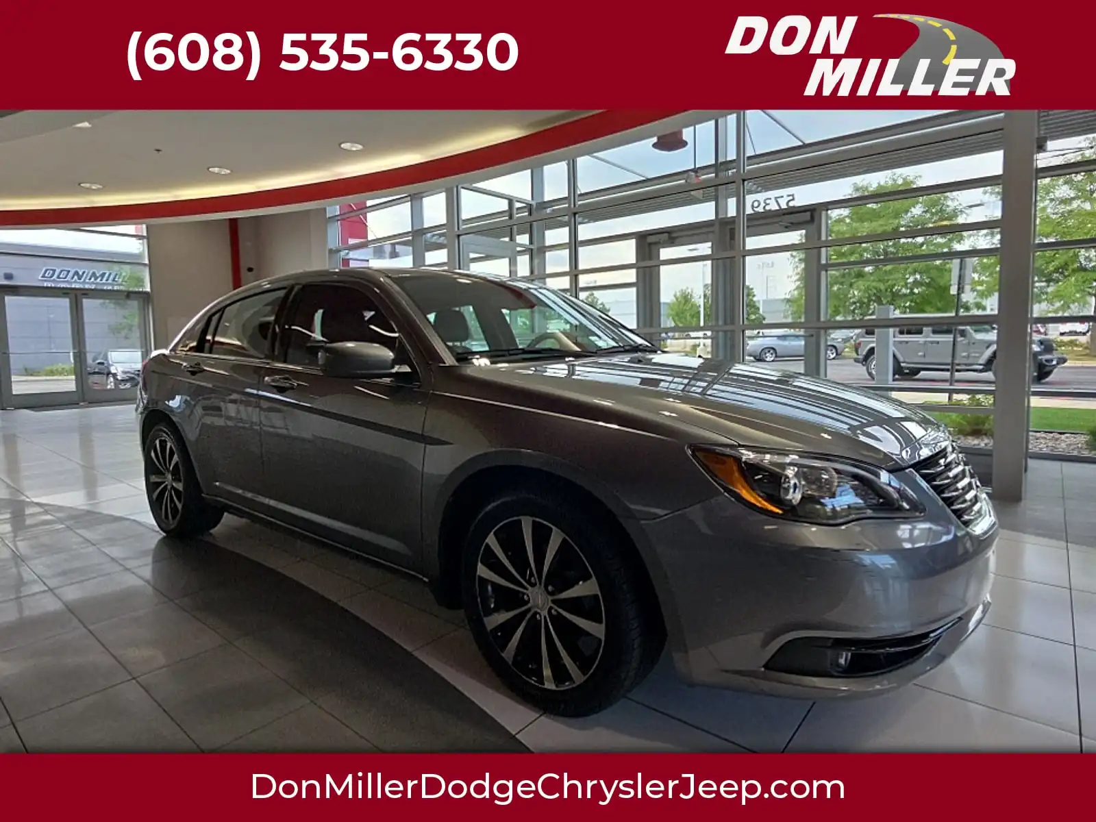 2013 Chrysler 200 Limited's photo