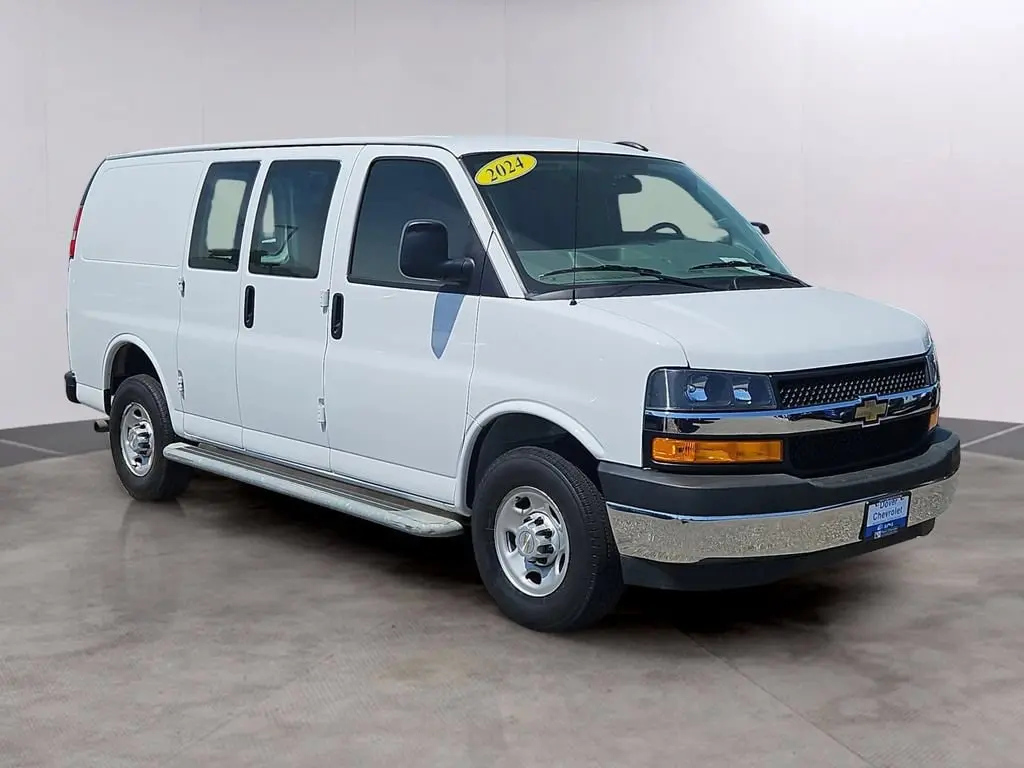 2024 Chevrolet Express Work Van HD 2500 photo 3
