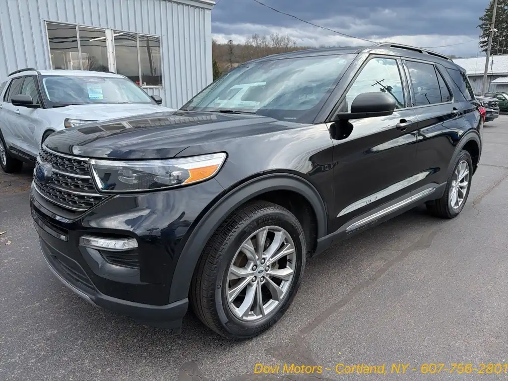 2022 Ford Explorer XLT 4WD's photo