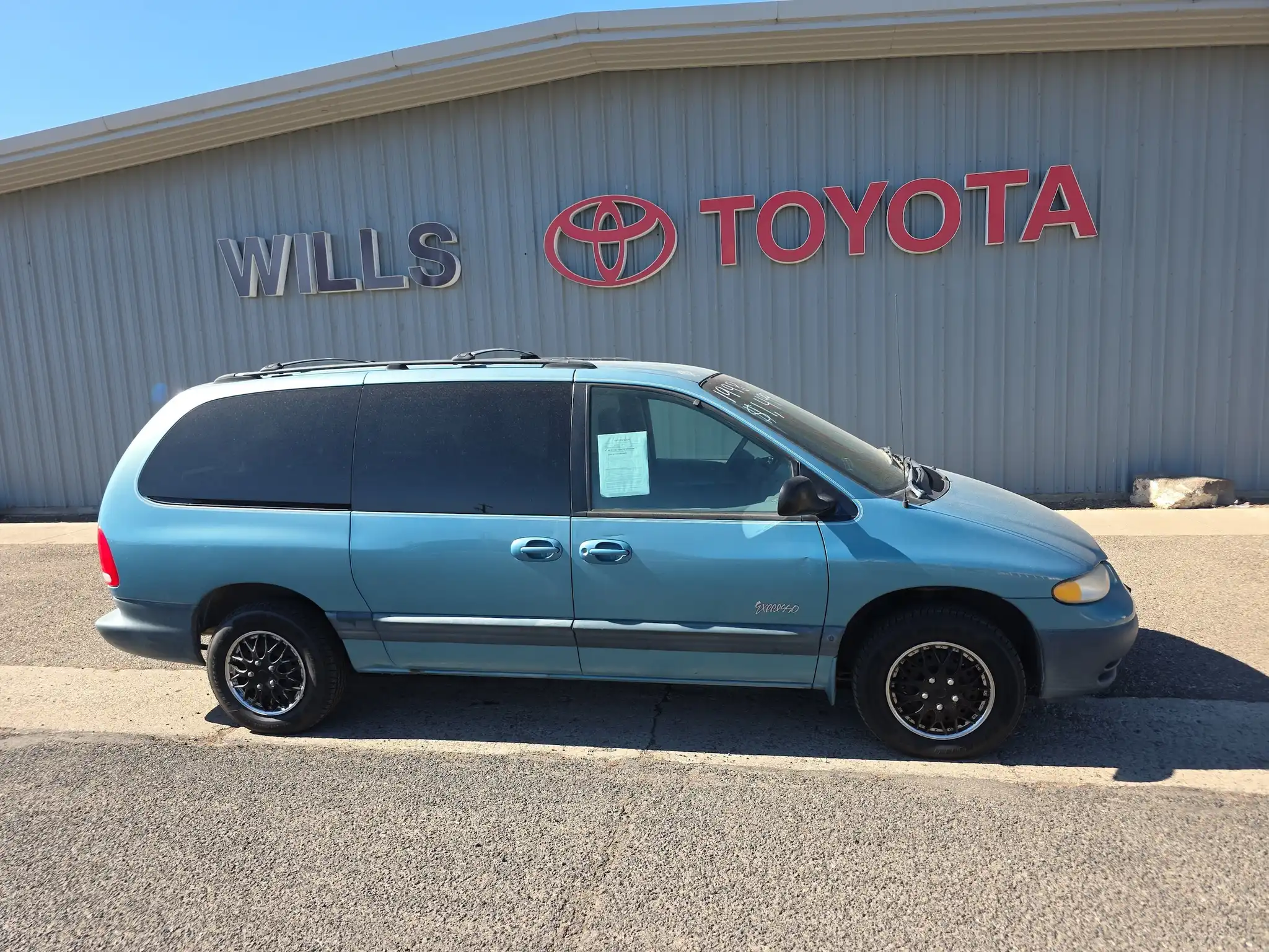1998 Plymouth Voyager SE's photo