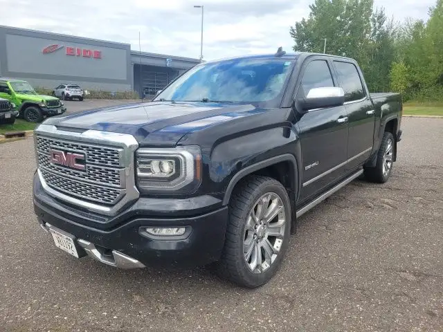 2017 GMC Sierra 4WD Crew Cab Short Box's photo