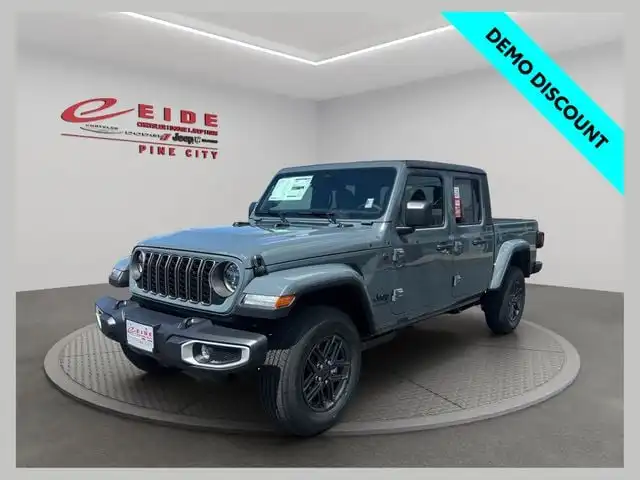 2026 Jeep Gladiator Sport S Auto's photo