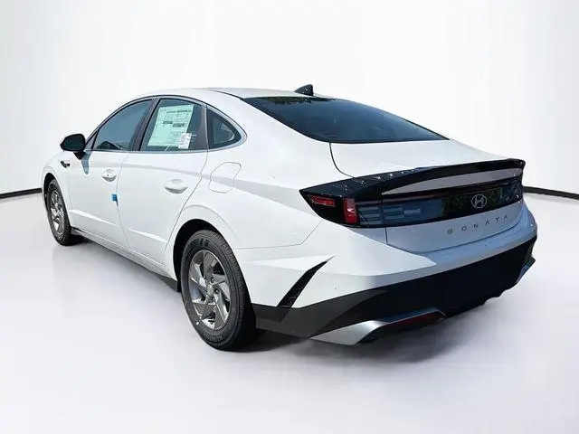 2026 Hyundai Sonata SE photo 5