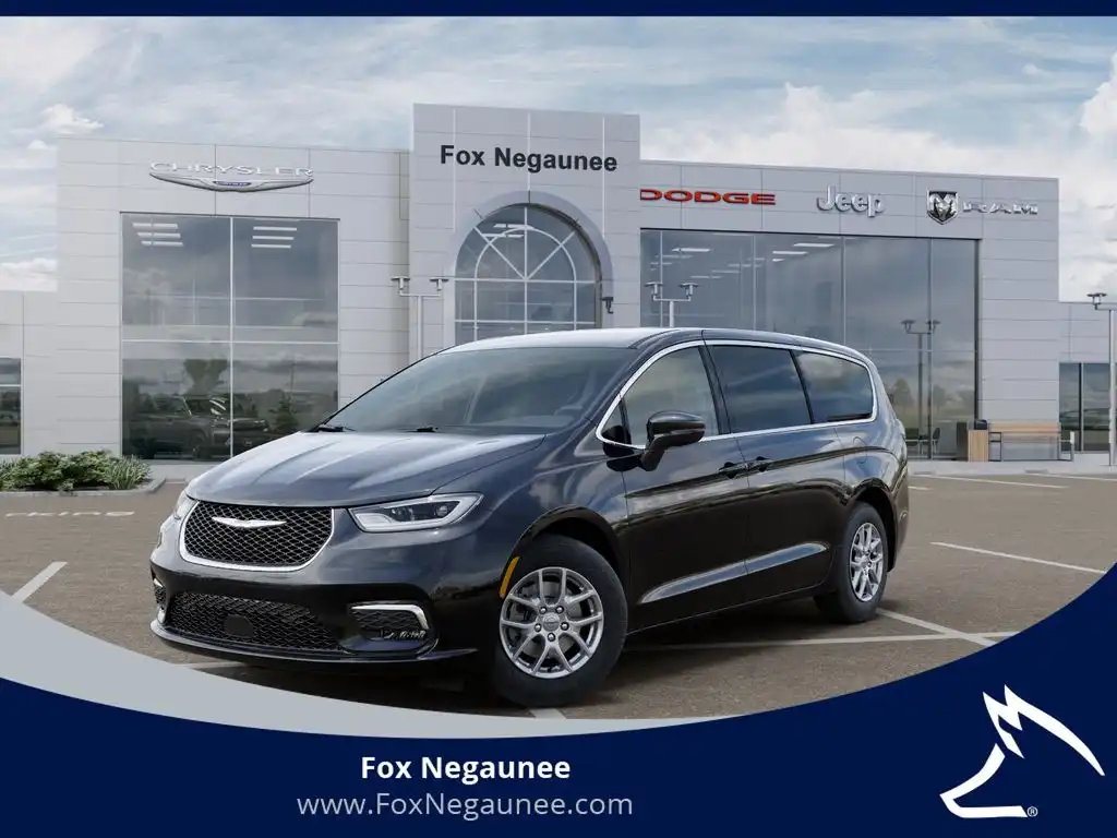 2026 Chrysler Pacifica Select's photo