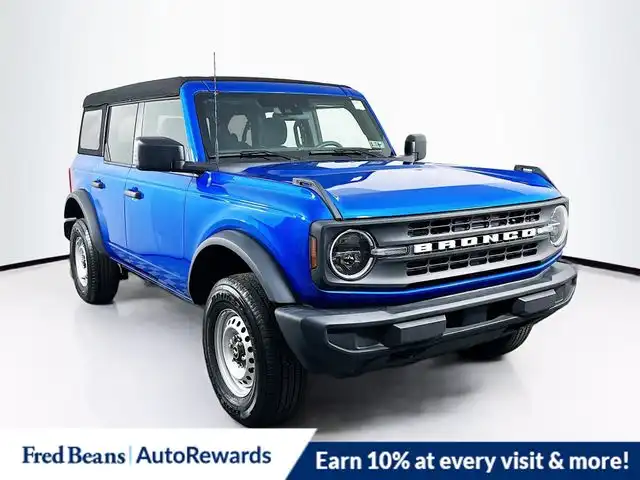 2025 Ford Bronco Base 4WD's photo