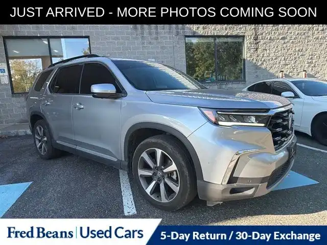 2025 Honda Pilot Elite AWD's photo