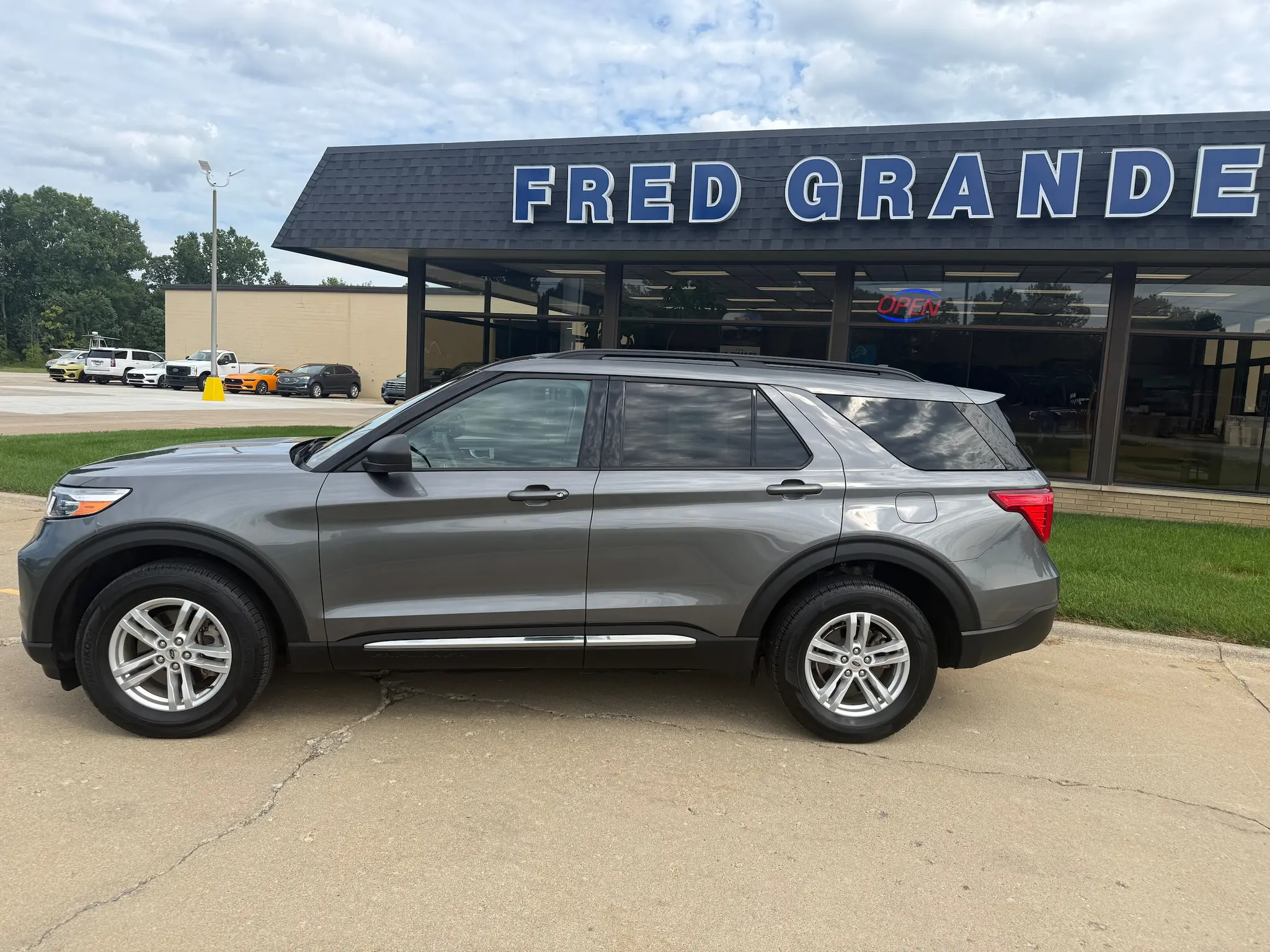 Vehicle Image 2