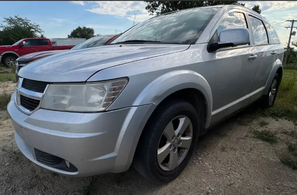 2010 Dodge Journey SXT FWD's photo