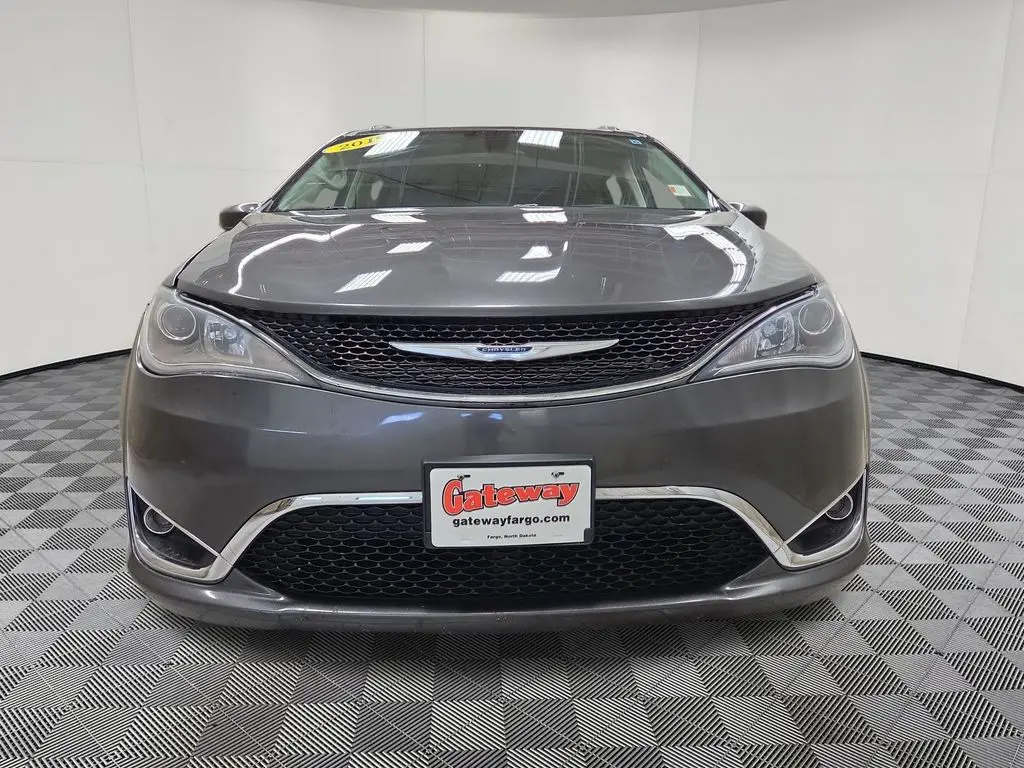 2019 Chrysler Pacifica Touring L photo 5