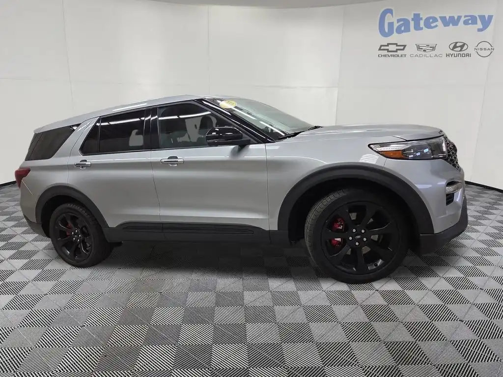 2021 Ford Explorer ST 4WD's photo