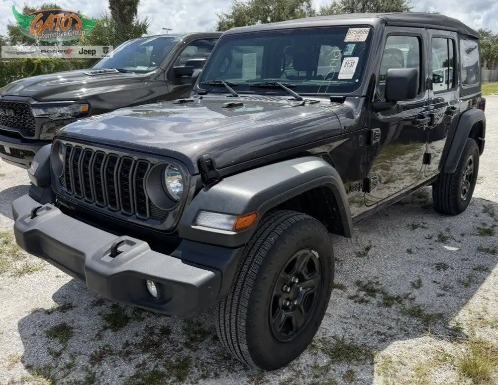 2025 Jeep Wrangler Sport's photo