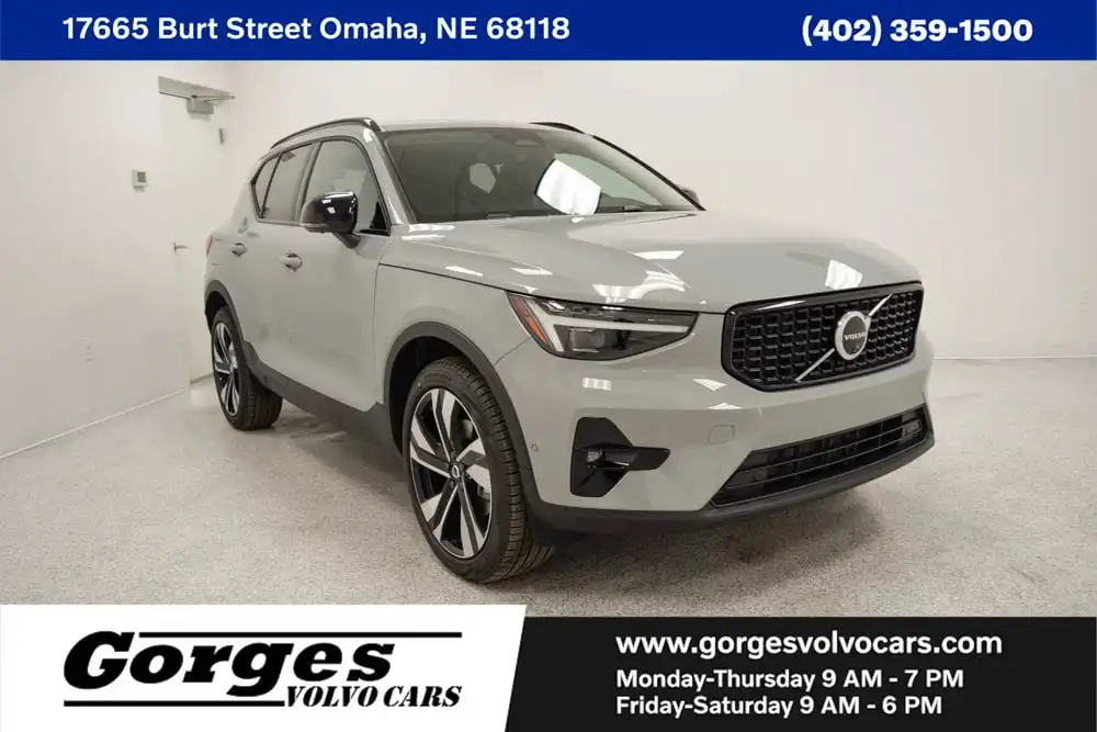 2026 Volvo XC40 B5 Ultra Dark AWD's photo